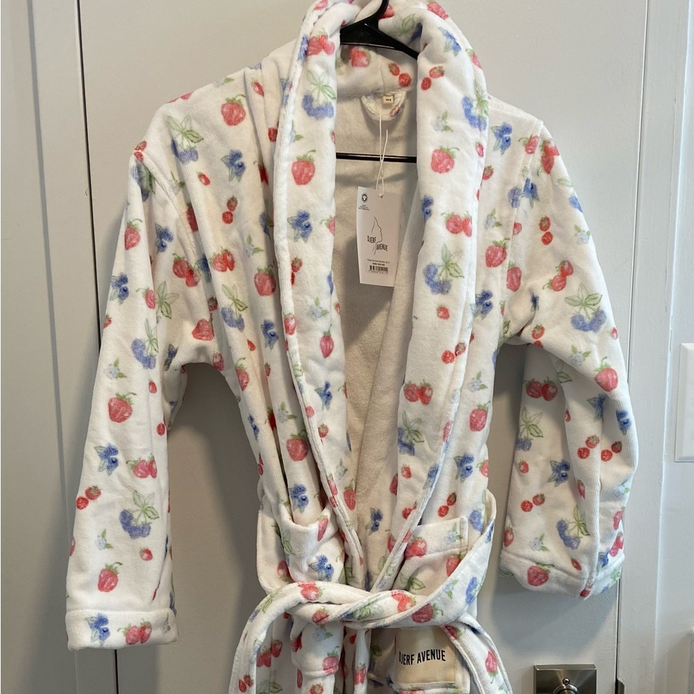 NWT Djerf Avenue Summer Berries Robe